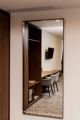 Small Hotel 9