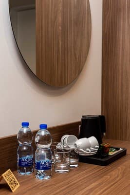 Small Hotel 28