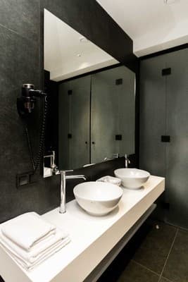 Small Hotel 16