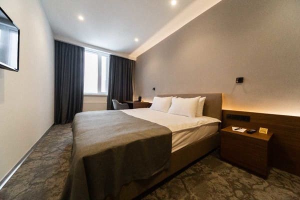 Small Hotel 20