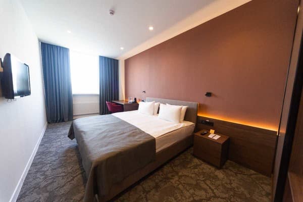 Small Hotel 29