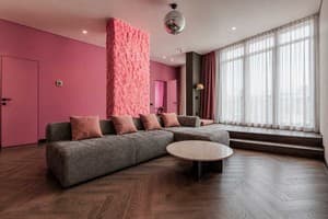 Готельно-ресторанний комплекс Spatium Medical & Wellness Hotel. Люкс 4-місний Penthouse Collection:«Pink Panther» 18