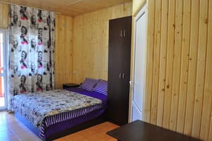 База отдыха Уют. Стандарт двухместный деревянний 2