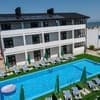 Weekend Family Hotel 48-49/53