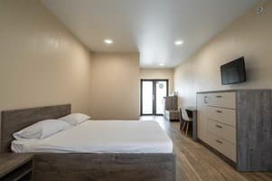 Отель Weekend Family Hotel. Делюкс 4-местный с видом на море 5