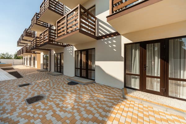 White Pearl 6