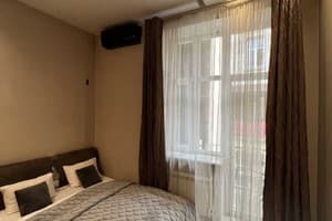 по ул. Площадь Григоренко 4/16-1 1