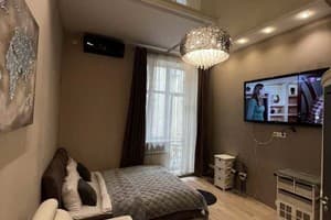 по ул. Площадь Григоренко 4/16-1 2